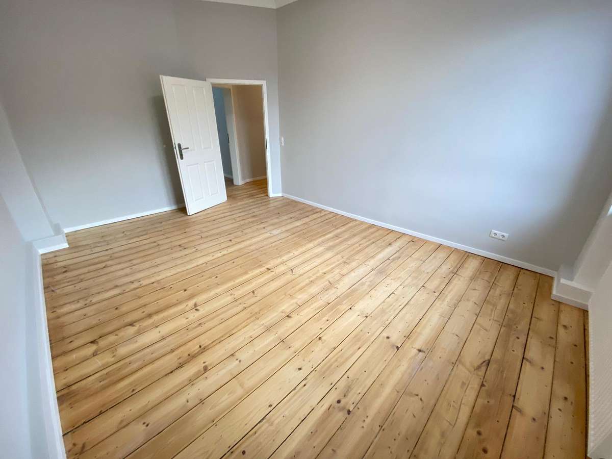 Kaiserslautern - Nähe Stadtpark/Klinikum, 5 ZKB, Gäste WC, moderne EBK, Balkon - Photo 1